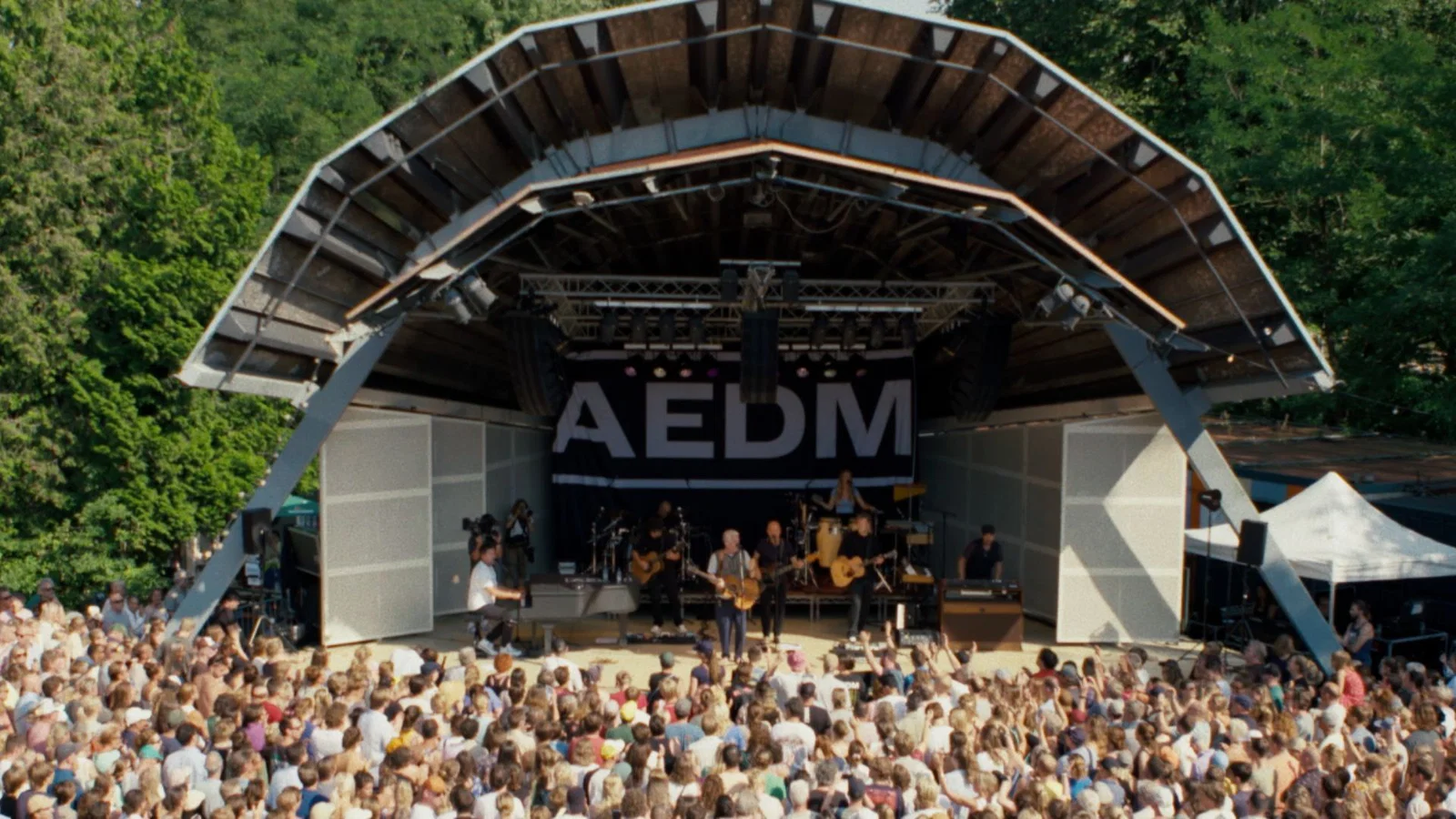 Ik Zeg Niets - Vondelpark Live background
