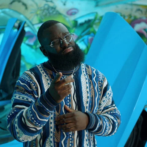 911