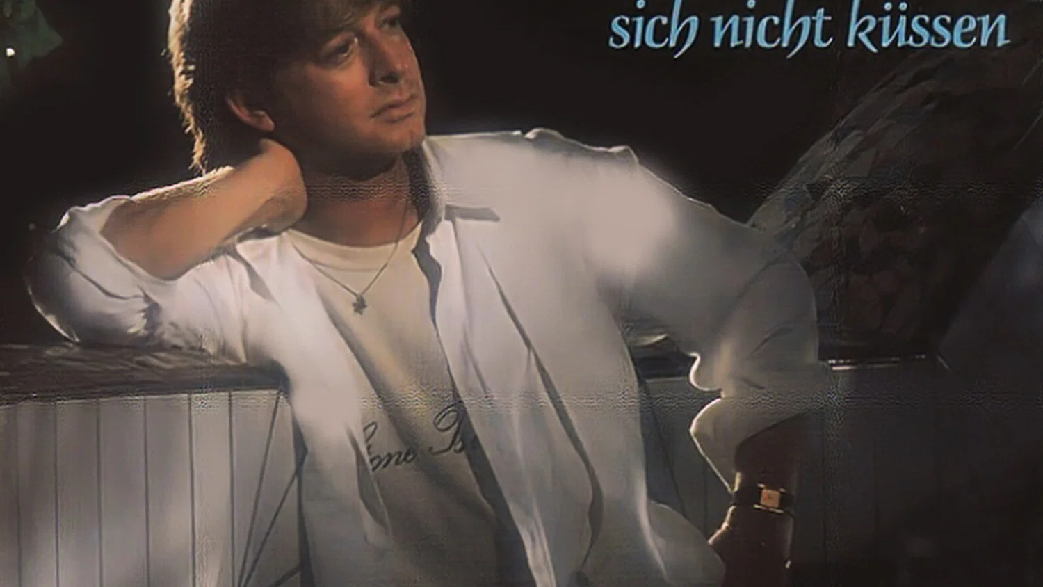 Im Himmel Darf Man Sich Nicht Küssen background