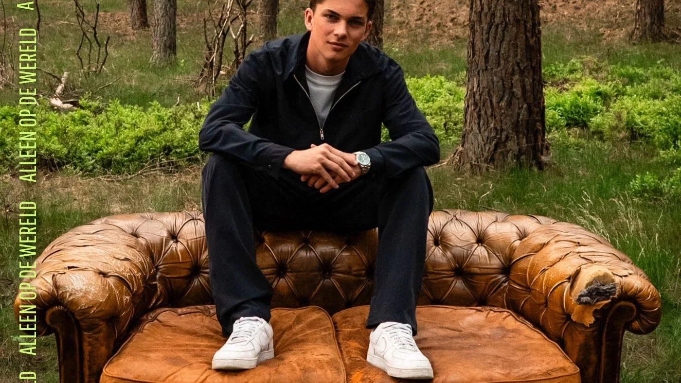 Alleen Op De Wereld background