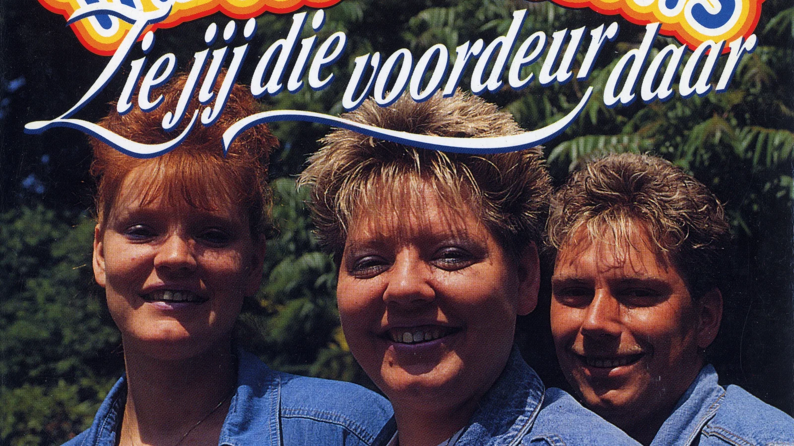 Zie jij die voordeur daar background