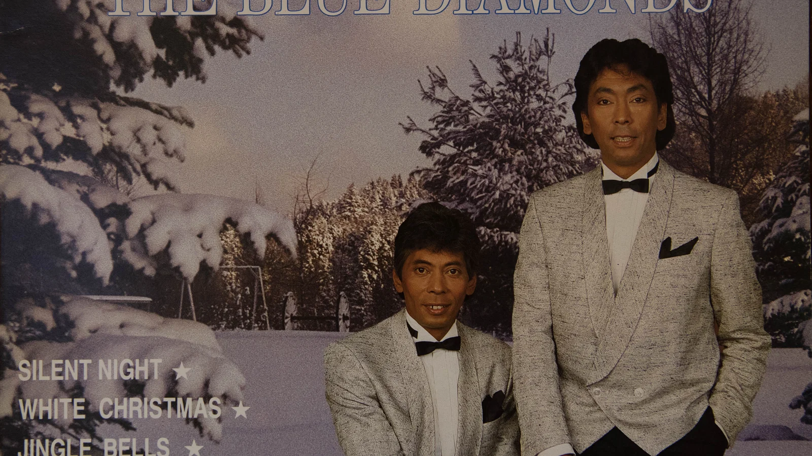 White Christmas with the Blue Diamonds background