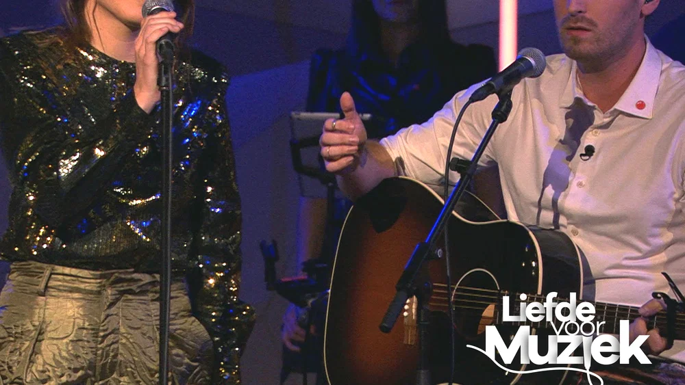 Adventures Of A Lifetime - Uit Liefde Voor Muziek background