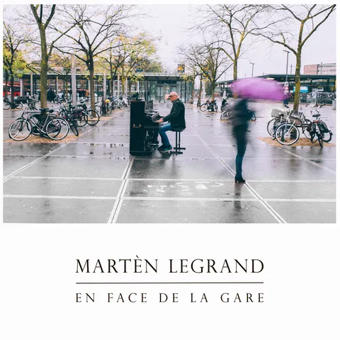En face de la gare