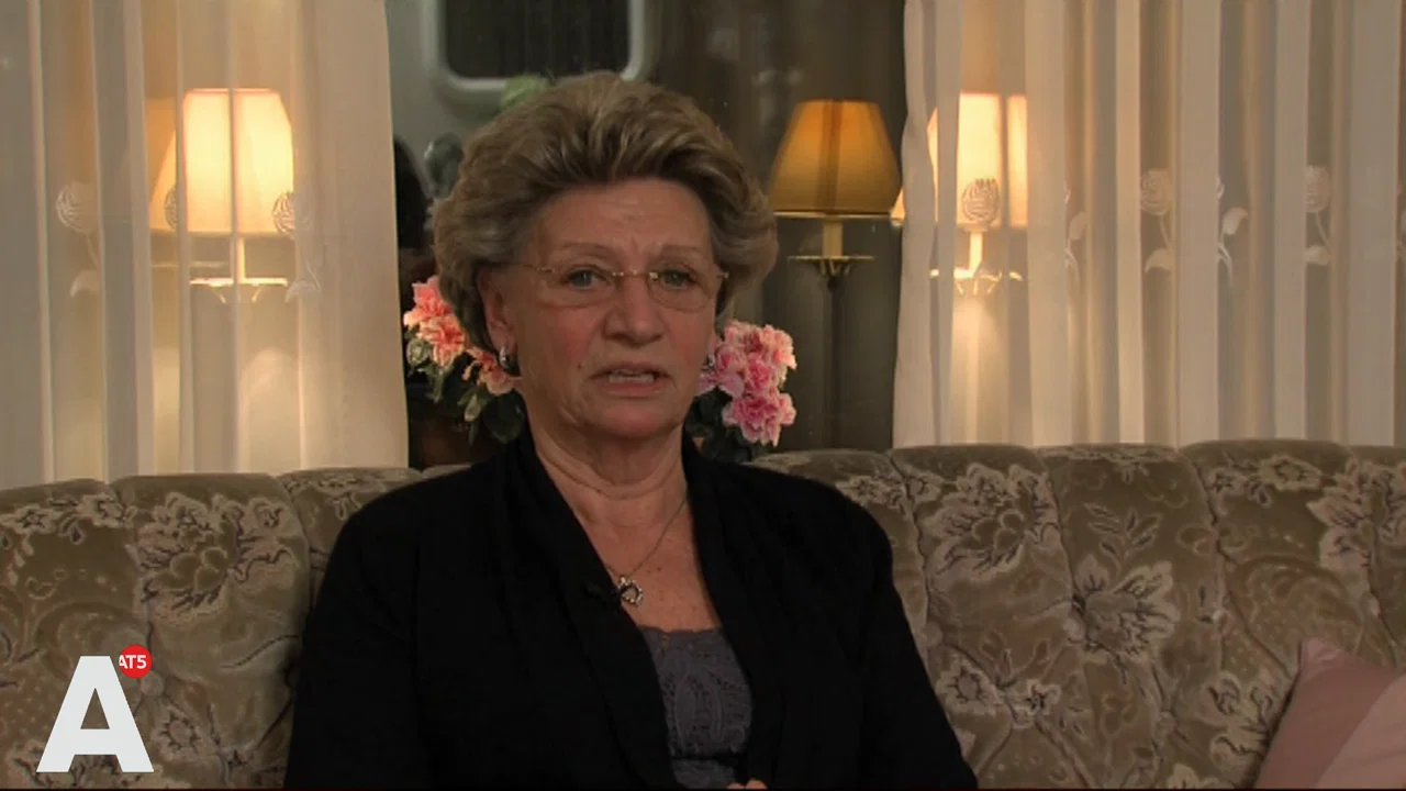 Aflevering 6 - Tante Leen background