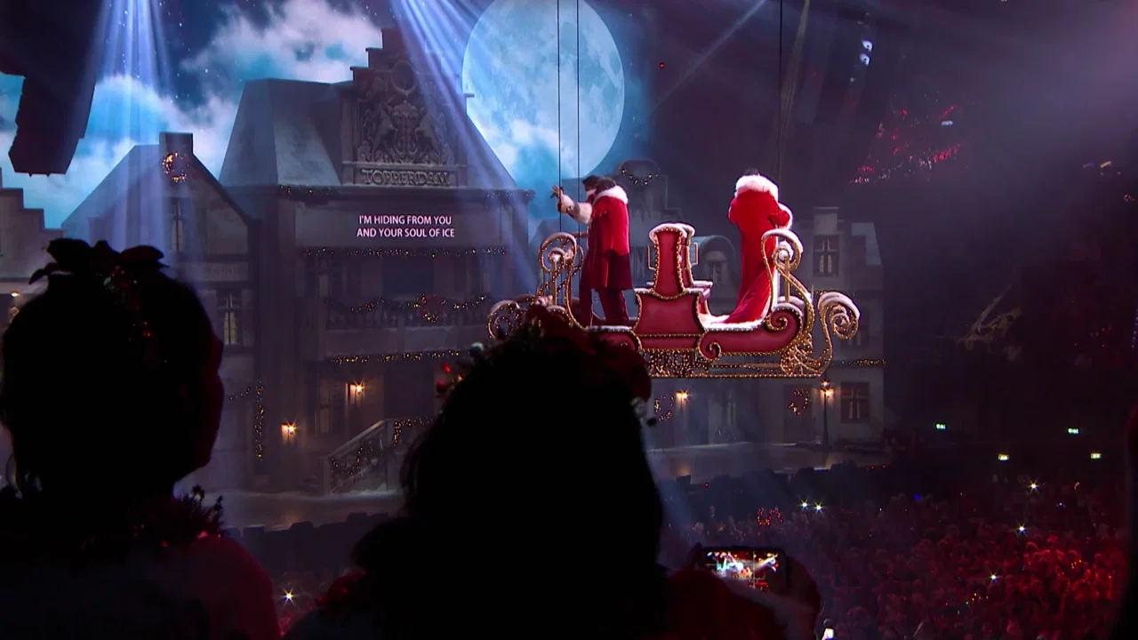 Opening Show + Last Christmas | 2016 background