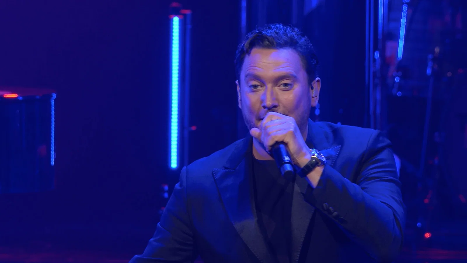 Doe Wat Je Wil - Live in Carré 2023 background