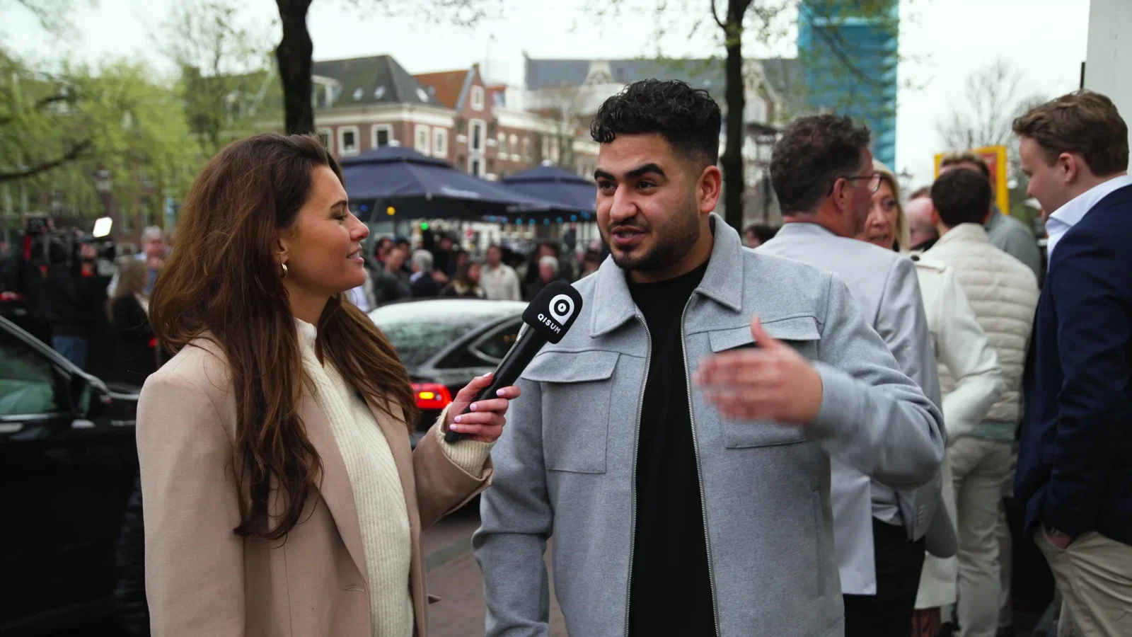 Interviews Release Party | Ammar background