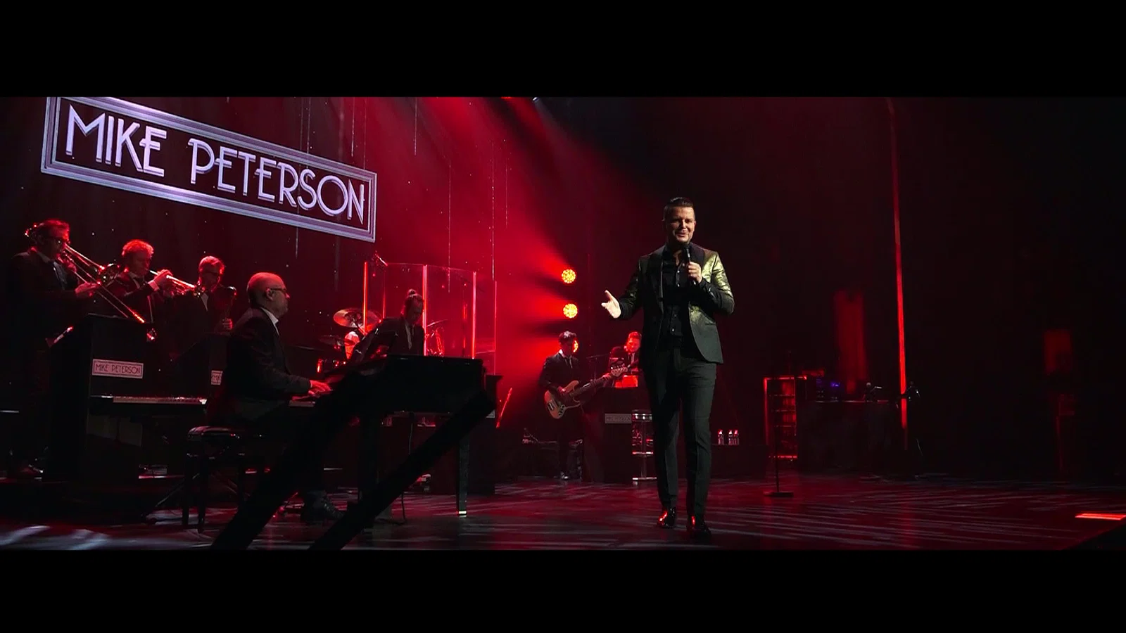 These Arms Of Mine (Live In AFAS Circustheater) background