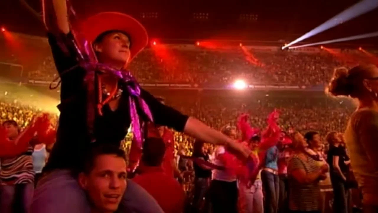 Bee Gees Medley | 2007 background