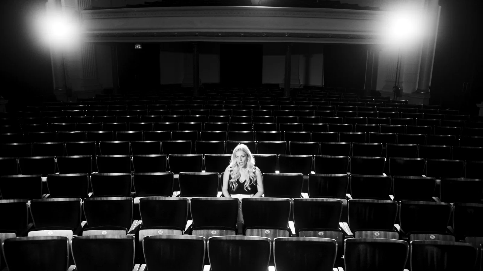 100.000 Stemmen background