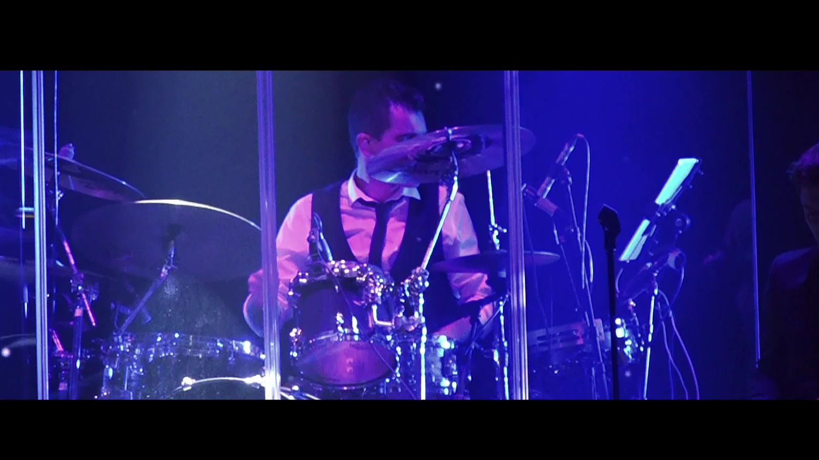 Nog Één Keer (Live In AFAS Circustheater) background