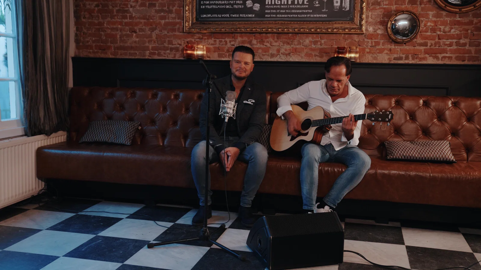 Op De Hoek Van De Straat (Unplugged) background