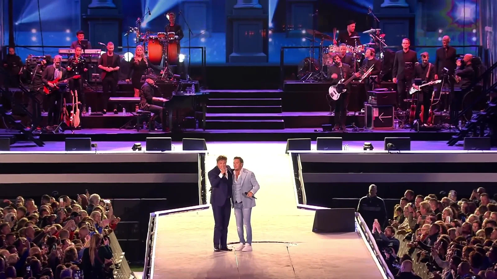 Rene Froger Medley (Live In Olympisch Stadion) | 2019 background
