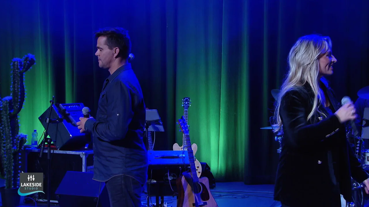 Talk To Me (Live In Theater Florallis Lisse) background
