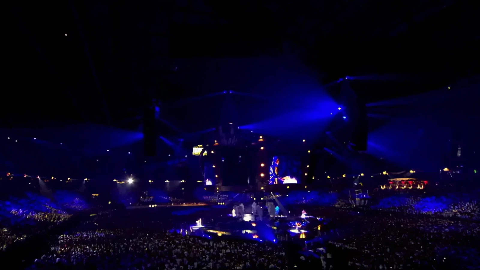 Toppers Opening deel 2 | 2011 background