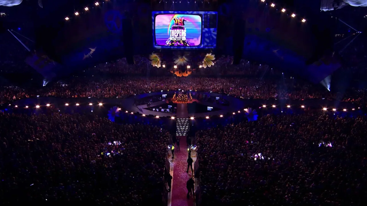 Toppers Guest Medley | 2022 background