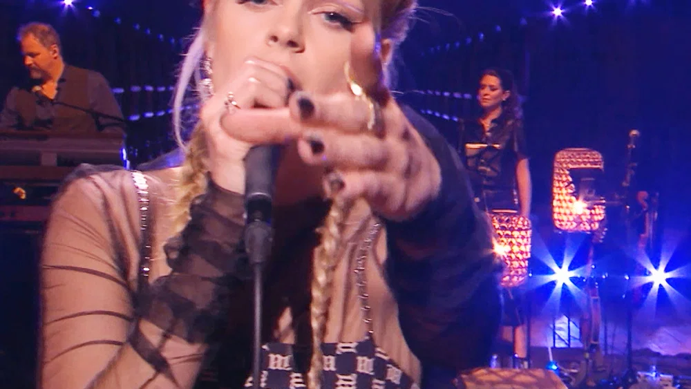 What About Us - Live Uit Liefde Voor Muziek background
