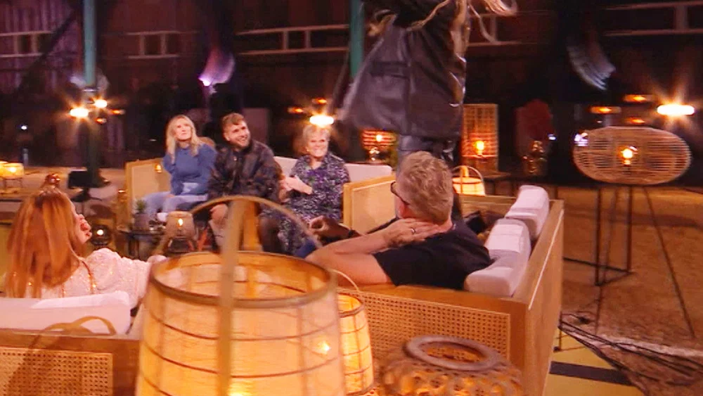 It's So Unreal - Live Uit Liefde Voor Muziek background
