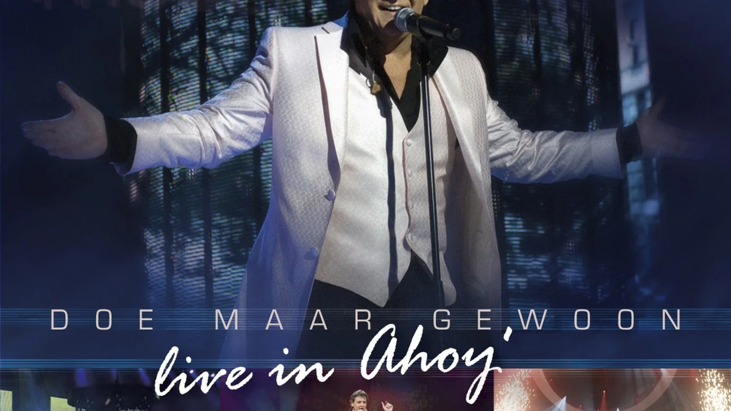 Doe Maar Gewoon Live In Ahoy background