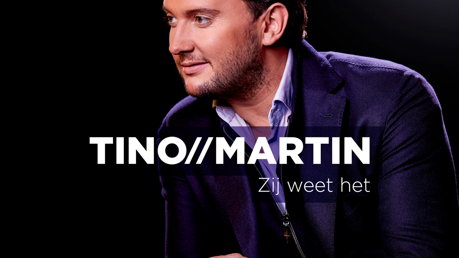 Zij Weet Het - Studio Versie background