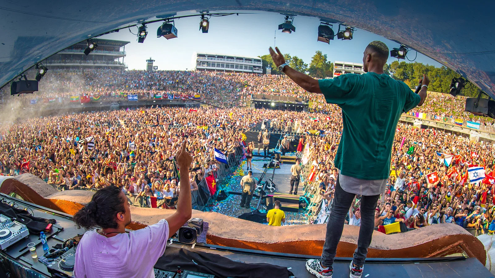 Live at Tomorrowland 2018 (Highlights) background