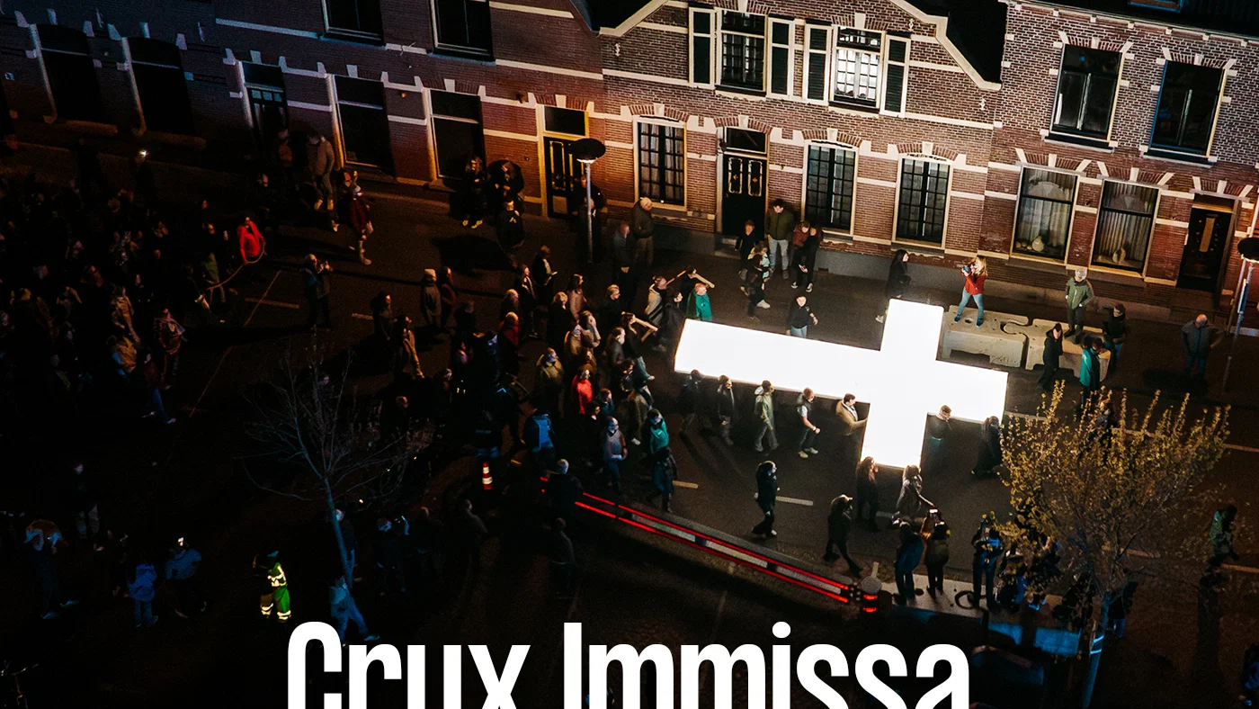 Crux Immissa background