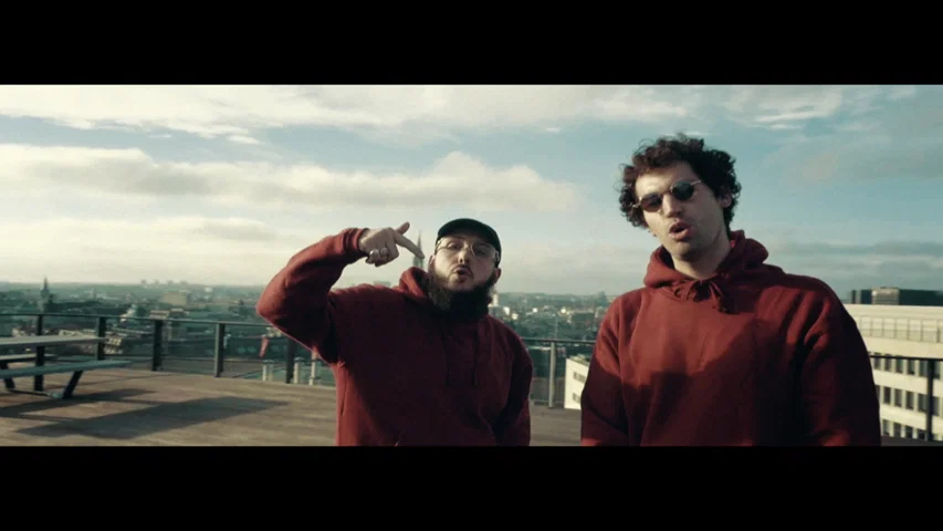 On est haut background
