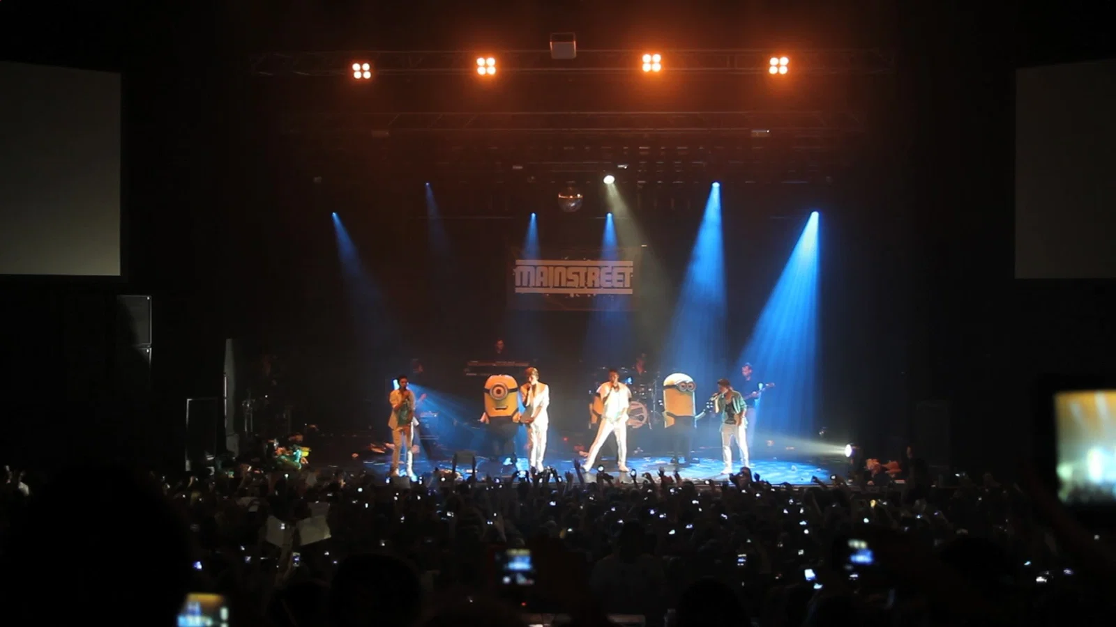 Despicable Me - Live Video background