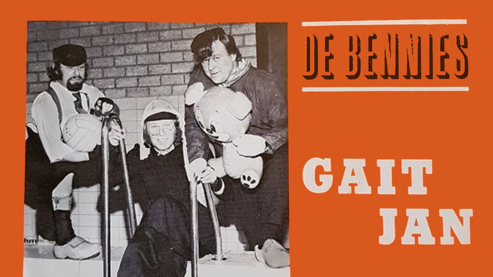 Hup Mien Mooder Kan Voetballen / Gait Jan background