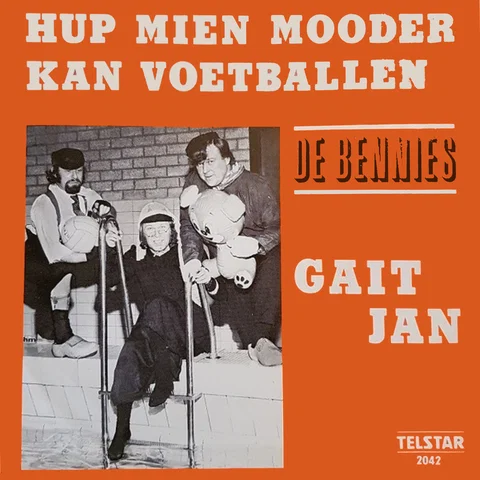 Hup Mien Mooder Kan Voetballen / Gait Jan