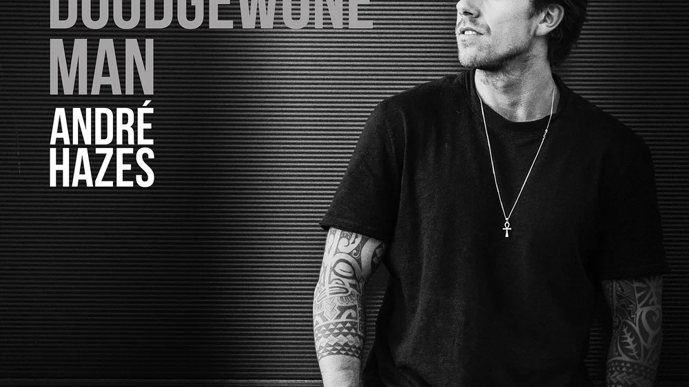 Een Doodgewone Man background