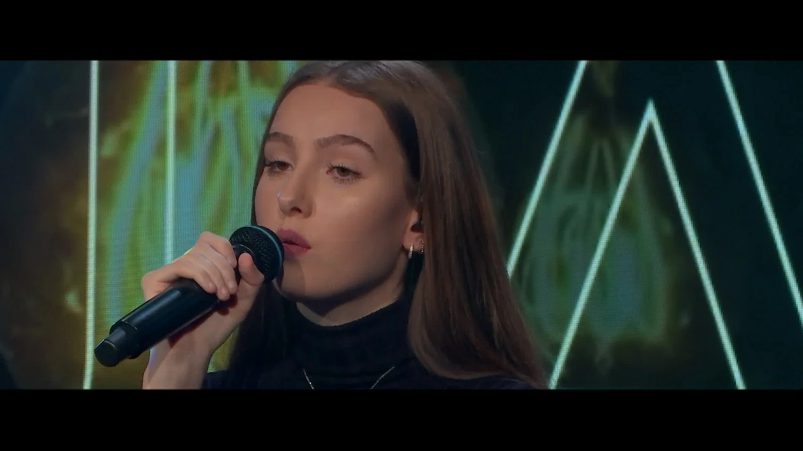 Control - Live background