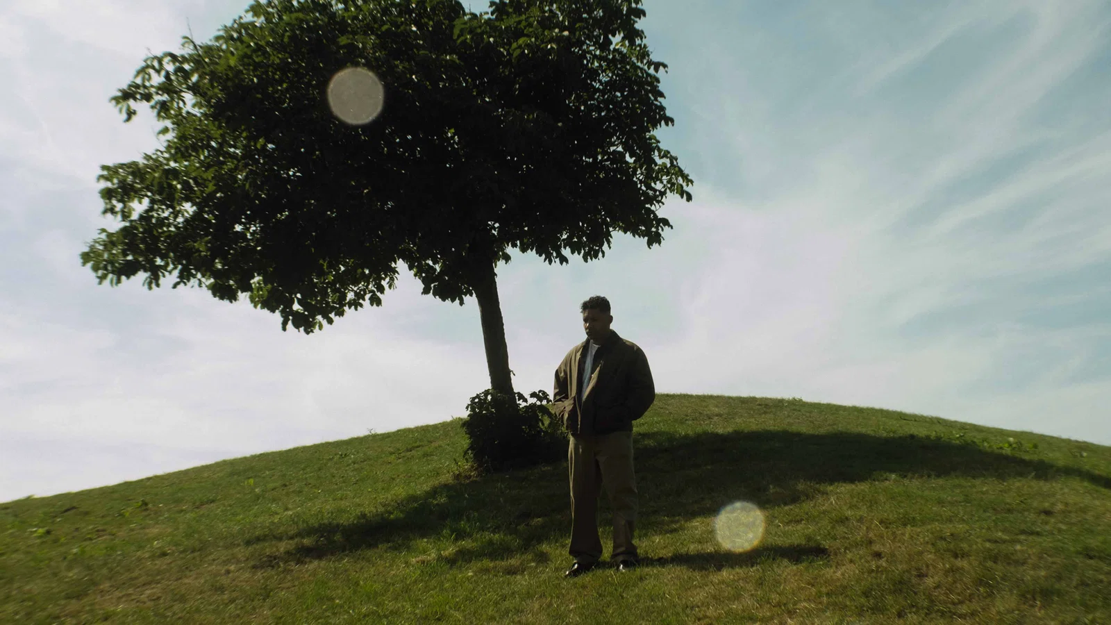 Alleen Op De Aarde background