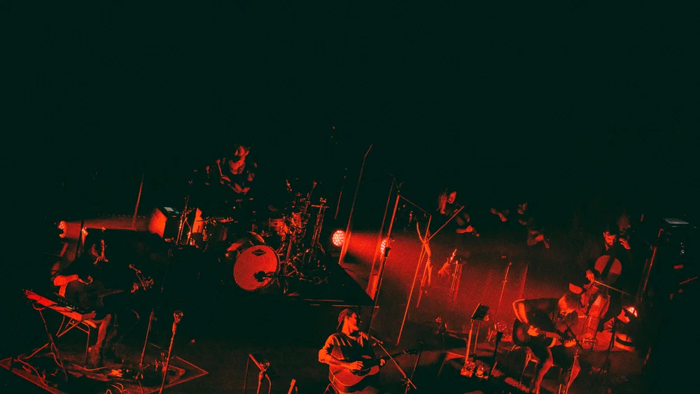 Sorry / Control / Island - Unplugged / Live background