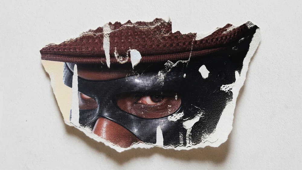 LE MASQUE background