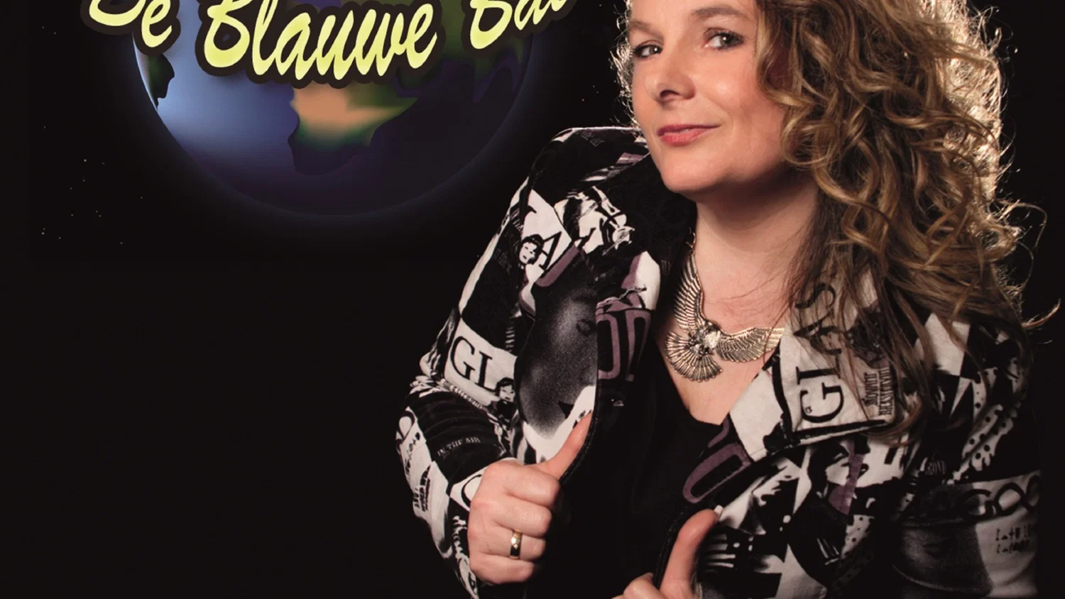 De Blauwe Bal background
