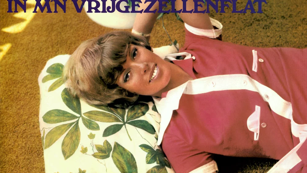 In M'n Vrijgezellenflat - Remastered 2024 background