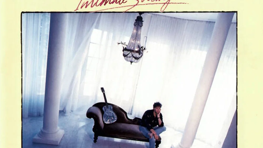 Intimate Strangers background