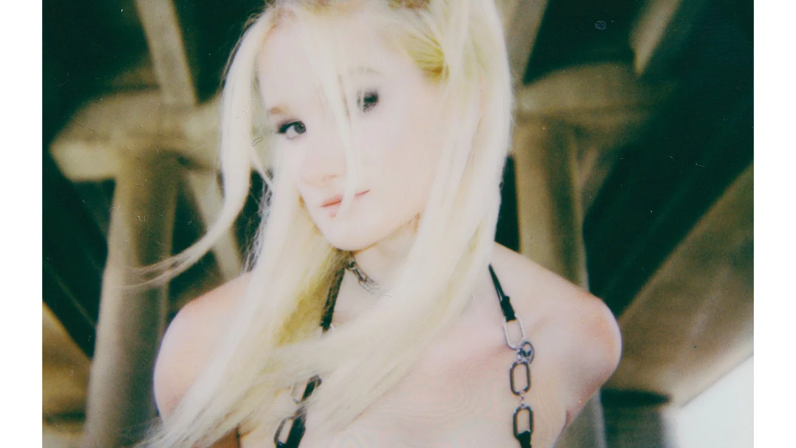 Domme Jongens background