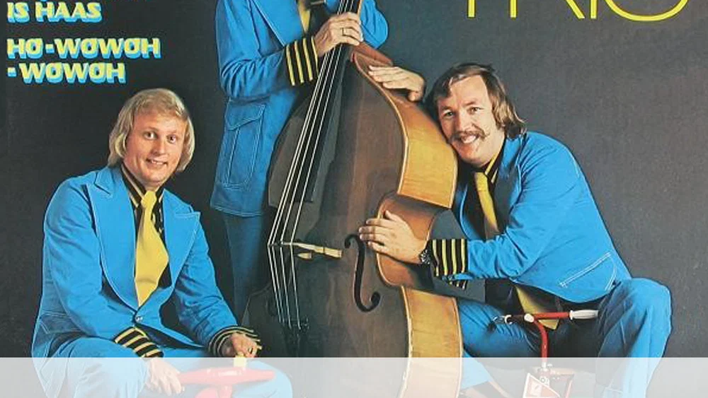 Lowland Trio - Expanded Edition background