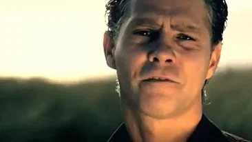 Het Levende Bewijs - Official Music Video background