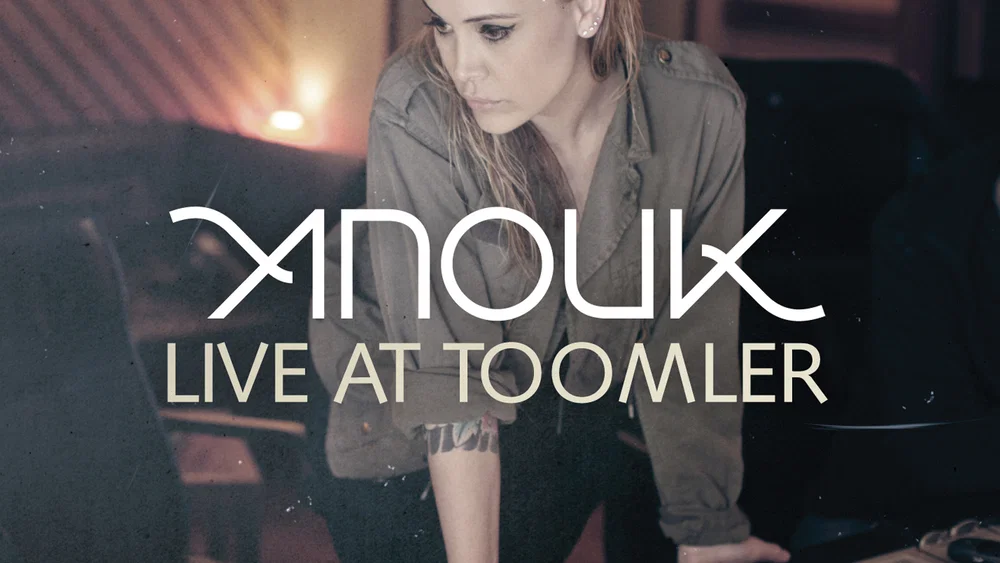 Live At Toomler background