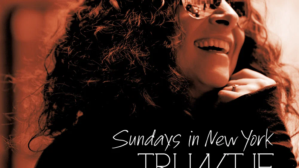 Sundays In New York background