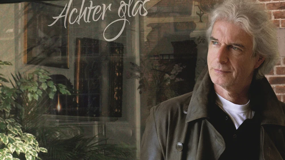 Achter Glas background