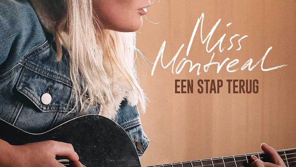 Een Stap Terug background