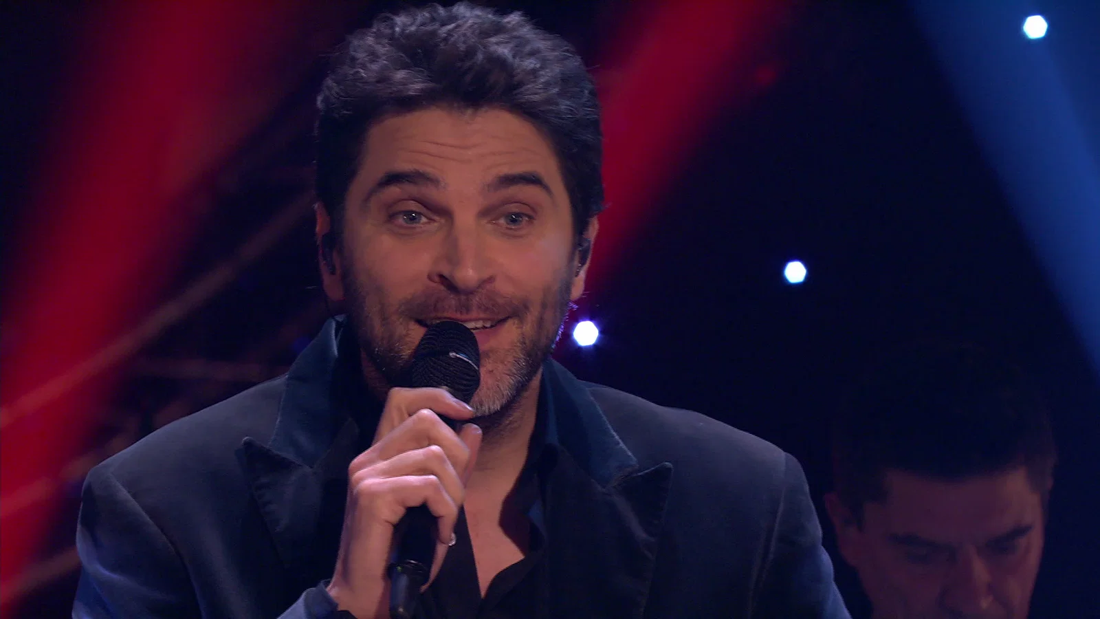 Zij Gelooft In Mij - Hazes Is De Basis background