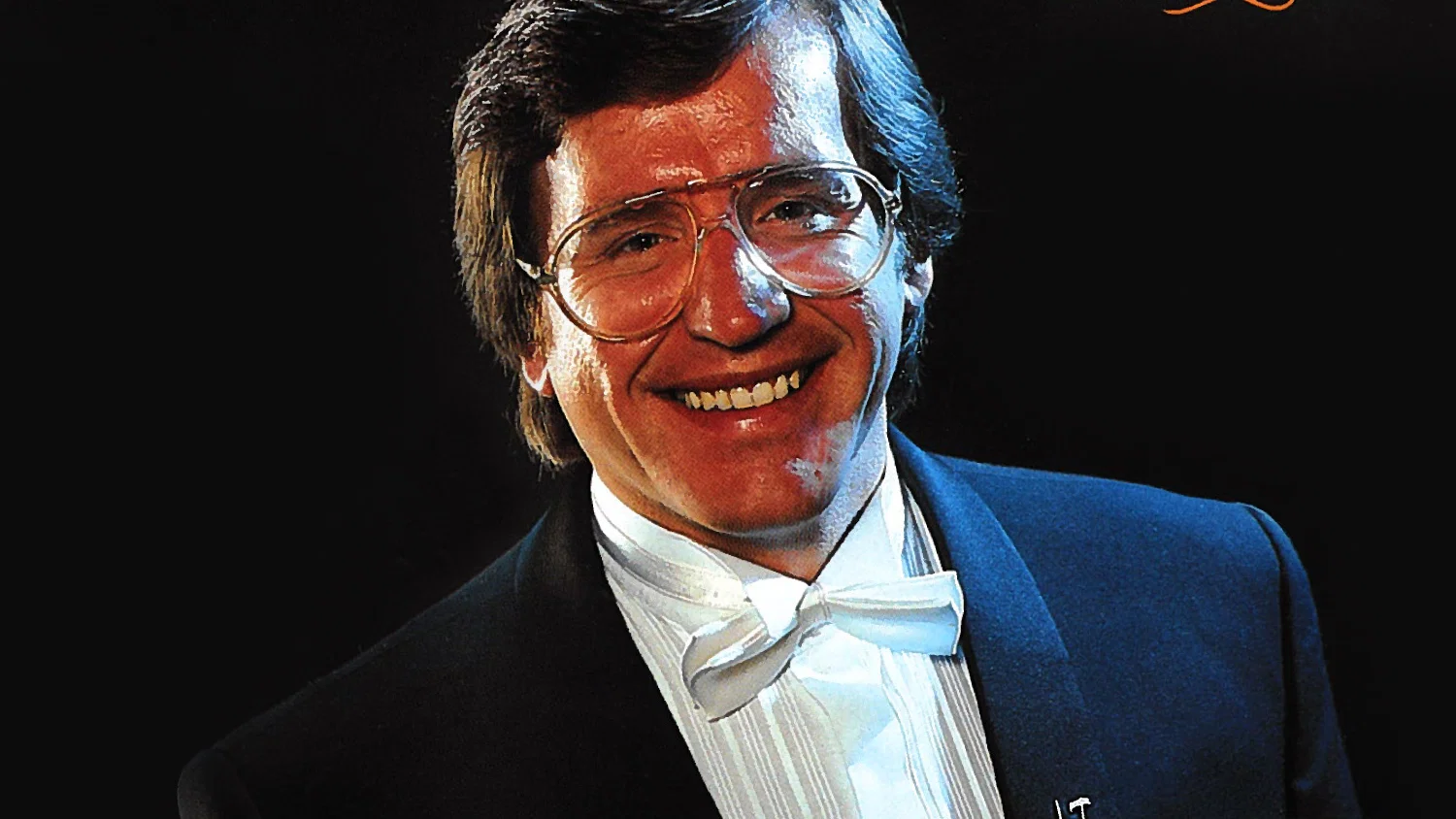 One Hour Of Golden Songs background
