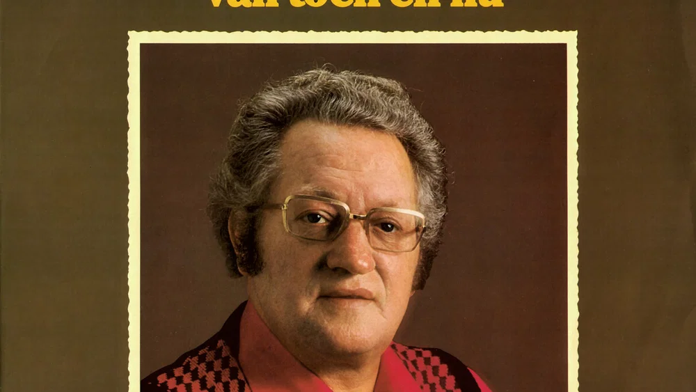 Dit Is Mijn Leven - 32 Johnny Jordaan Successen Van Toen En Nu - Remastered 2022 background