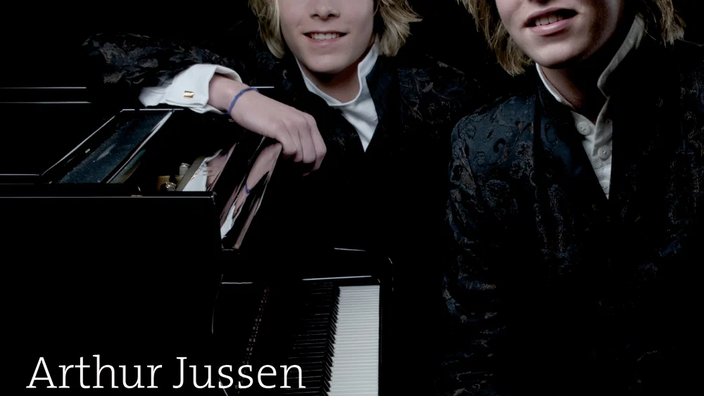 Beethoven Piano Sonatas background